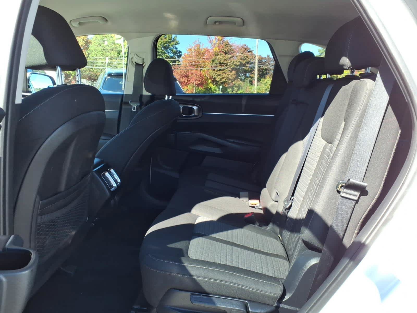 Used 2022 Kia Sorento LX AWD/4WD image 13