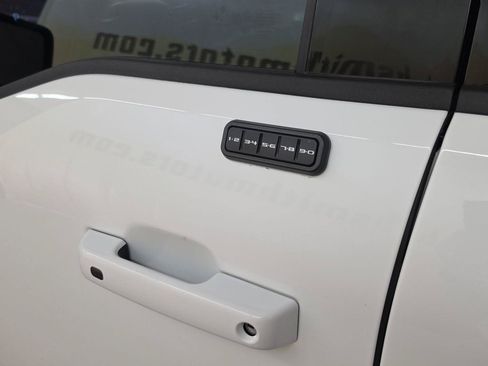 Used 2025 Ford F150 Raptor AWD/4WD image 21