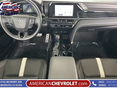 Used 2025 Toyota Camry SE FWD image 17