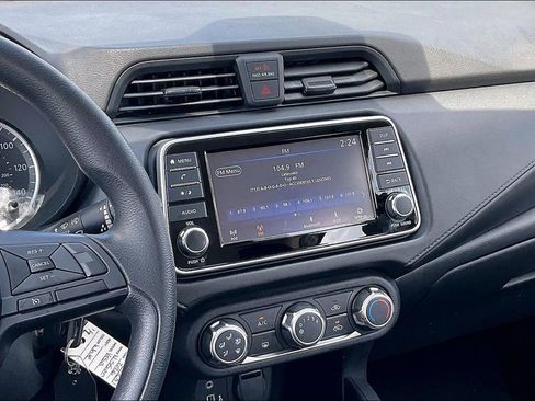 Used 2023 Nissan Versa S FWD image 9