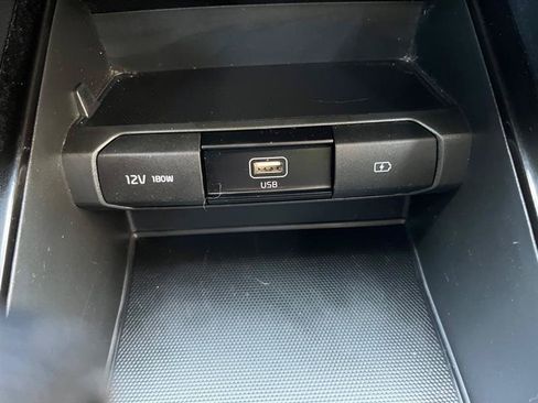 Used 2020 Kia Telluride LX AWD/4WD image 14