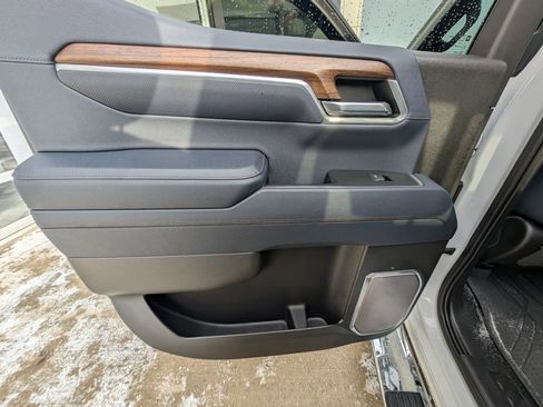 Used 2022 Chevrolet Silverado 1500 High Country w/ High Country Premium Package image 46