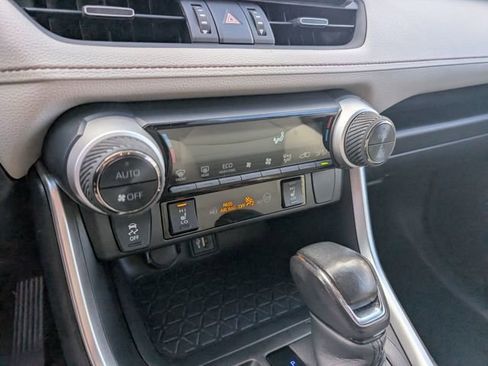 Used 2023 Toyota RAV4 XLE Premium image 22