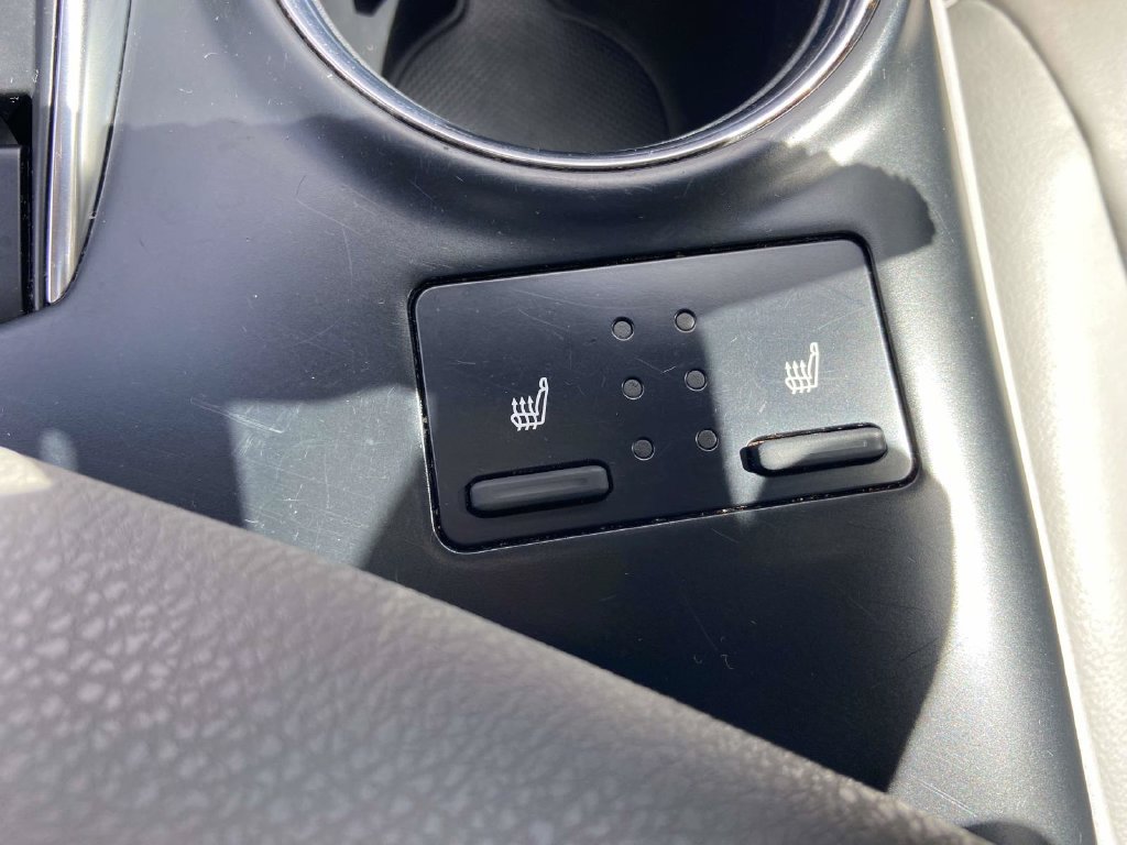 Used 2019 Toyota Camry XSE FWD image 23