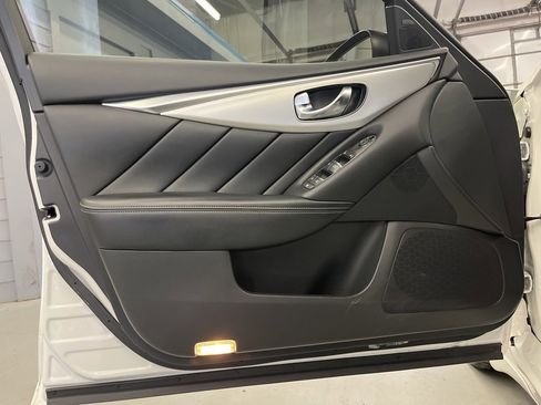 Used 2020 INFINITI Q50 Luxe w/ Essential Package (3.0T Luxe) image 10