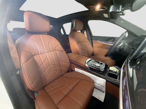 New 2026 BMW 740i w/ Premium Package RWD image 25
