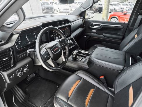 Used 2024 GMC Sierra 1500 AT4 w/ Technology Package AWD/4WD image 2