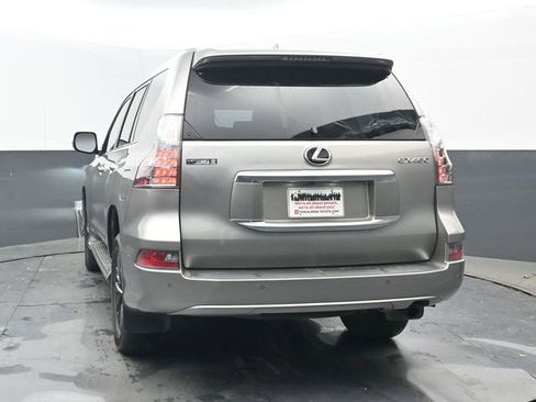 Used 2023 Lexus GX 460 Premium w/ Premium Package image 4