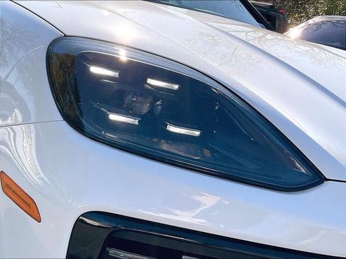 Used 2024 Porsche Cayenne AWD/4WD image 30