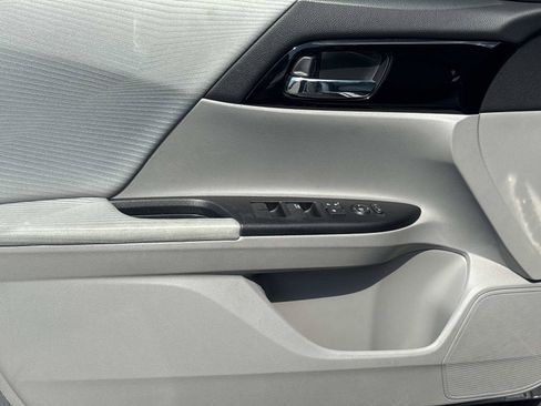 Used 2016 Honda Accord LX image 16