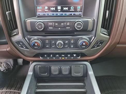 Used 2019 Chevrolet Silverado 2500 High Country w/ Duramax Plus Package image 40