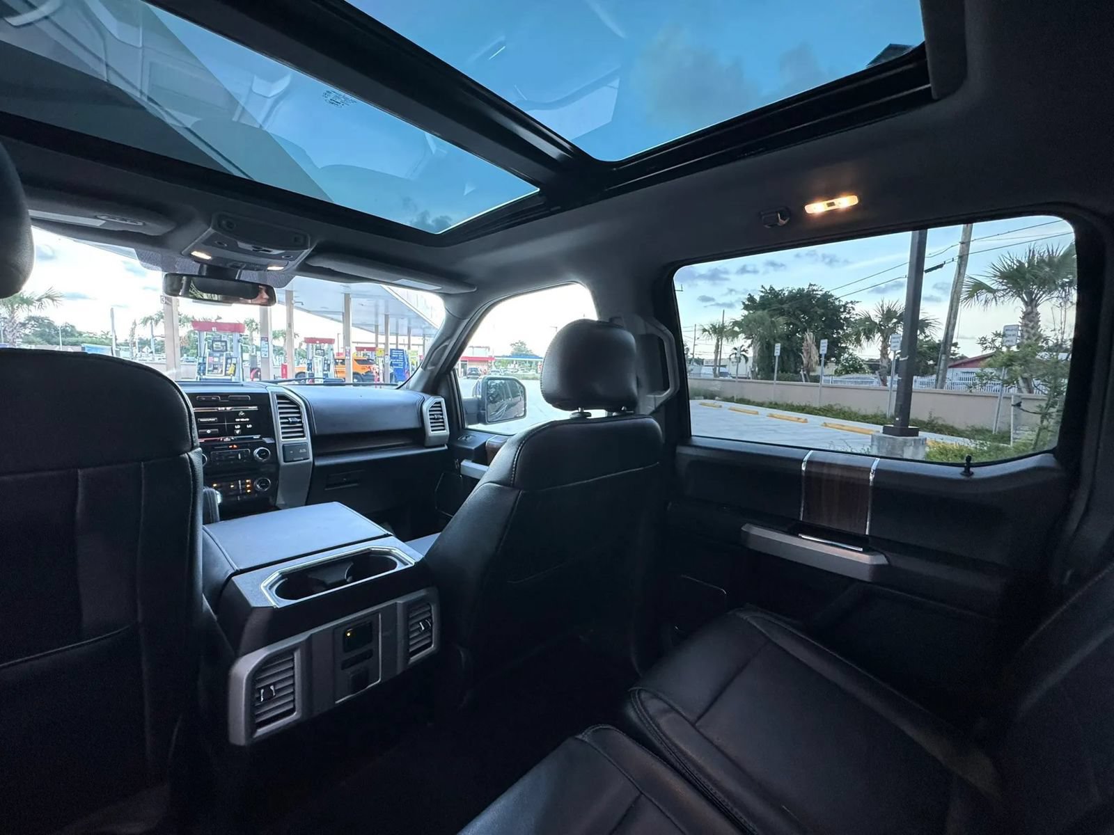 Used 2015 Ford F150 Lariat w/ Equipment Group 502A Luxury AWD/4WD image 22