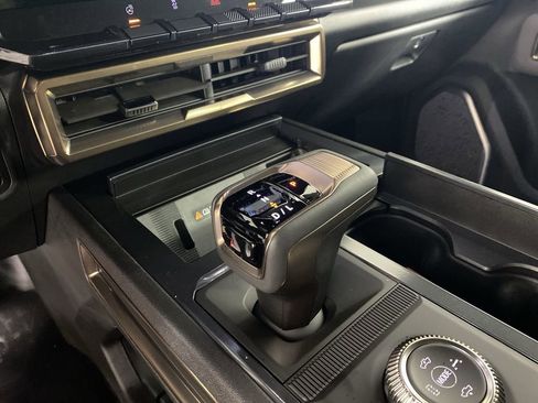 Certified 2025 GMC Hummer EV 2X image 18