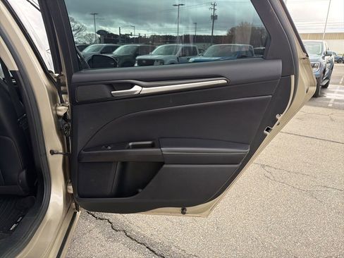 Used 2017 Ford Fusion Titanium FWD image 20
