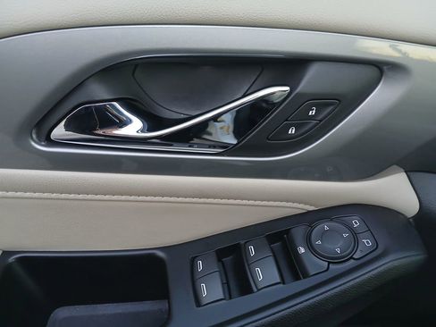 Certified 2022 Chevrolet Traverse LS w/ Midnight/Sport Edition image 12