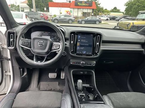 Used 2019 Volvo XC40 T5 R-Design AWD/4WD image 21