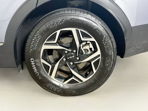Used 2025 Kia Sportage LX FWD image 11