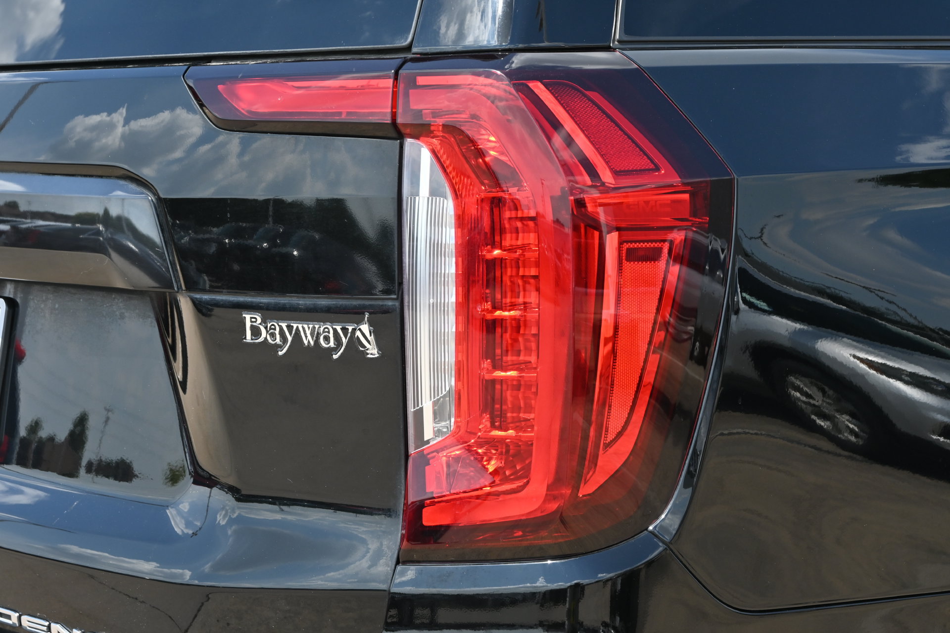 Used 2024 GMC Yukon XL Denali Ultimate AWD/4WD image 23