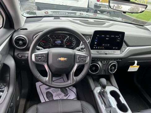 New 2026 Chevrolet Blazer LT w/ Sound & Technology Package FWD image 28