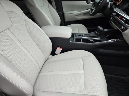 New 2026 Kia Sorento S FWD image 11