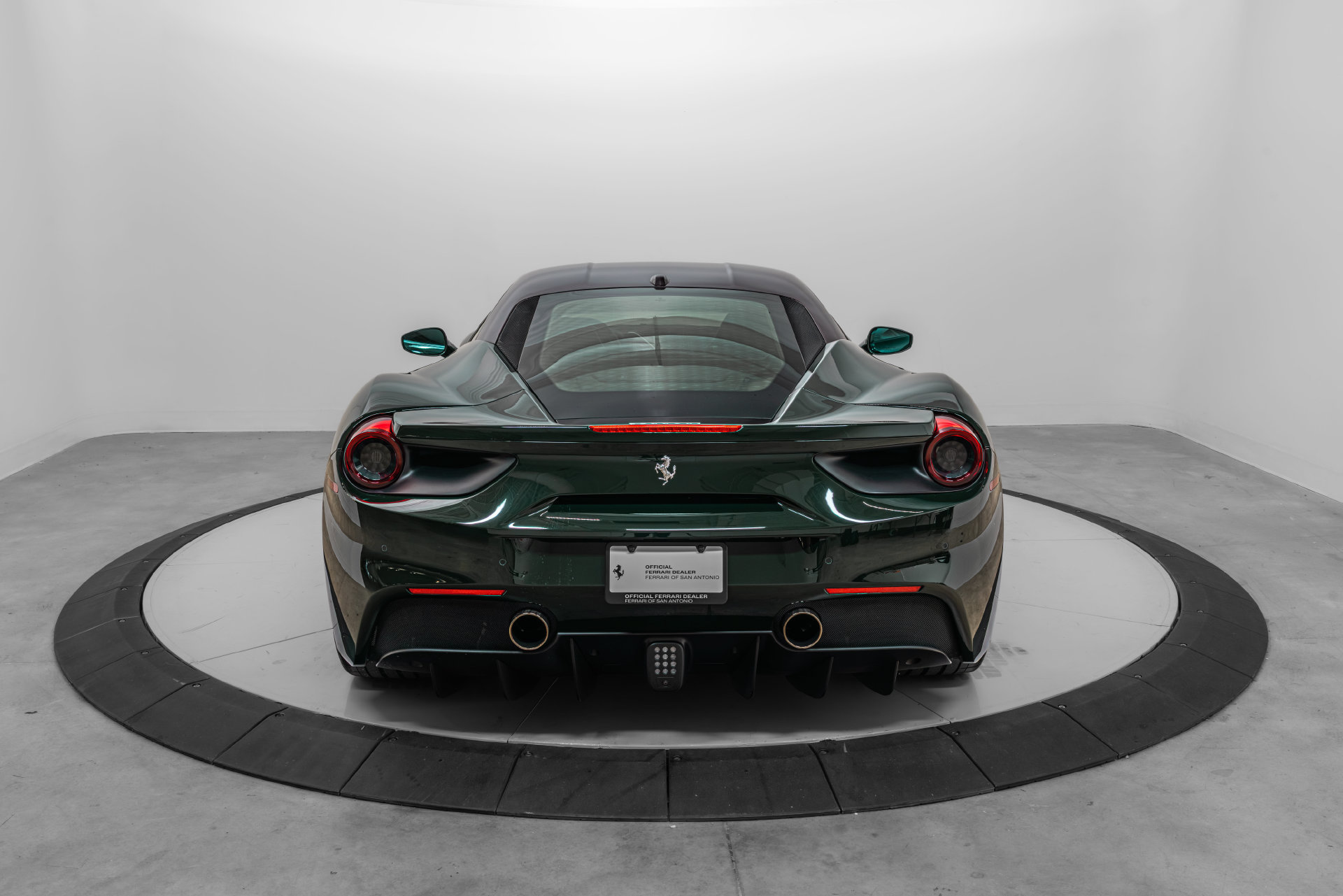 Certified 2018 Ferrari 488 GTB RWD image 11