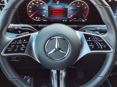 Used 2025 Mercedes-Benz GLA 250 4MATIC image 8