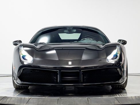 Used 2018 Ferrari 488 GTB RWD image 32