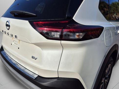 Certified 2021 Nissan Rogue SV w/ Premium Package FWD image 37