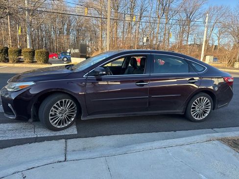 Used 2017 Toyota Avalon XLE image 4