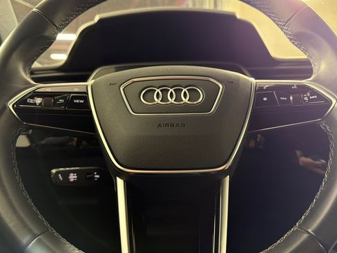 Certified 2023 Audi e-tron Chronos image 23