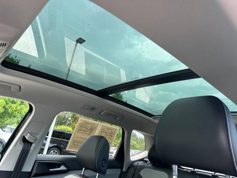 Certified 2023 Volkswagen Taos SEL AWD/4WD image 23