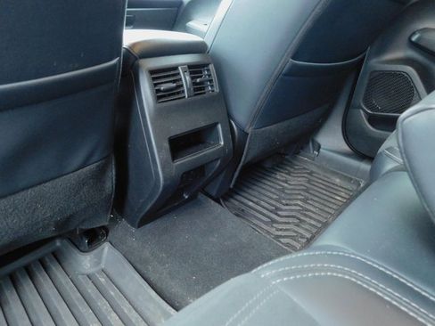 Used 2024 Mitsubishi Outlander SE image 22