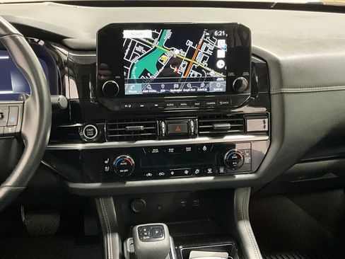 Used 2023 Nissan Pathfinder Platinum AWD/4WD image 8