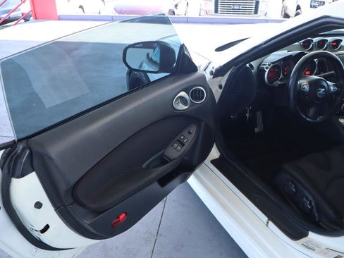 Used 2013 Nissan 370Z NISMO w/ Bose Pkg image 12