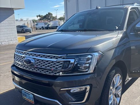 Used 2019 Ford Expedition Platinum image 2