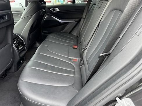 Used 2022 BMW X5 xDrive40i w/ Premium Package AWD/4WD image 12