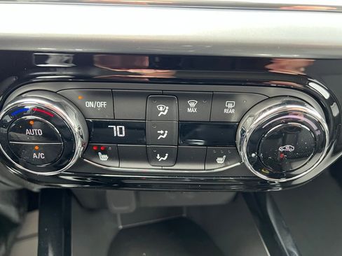 New 2026 Chevrolet Trax LT w/ LT Convenience Package FWD image 35