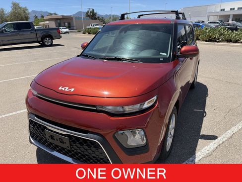Used 2022 Kia Soul LX w/ Technology Package FWD image 1
