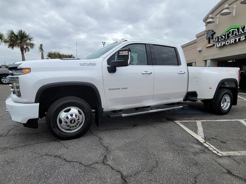 Used 2020 Chevrolet Silverado 3500 High Country image 9