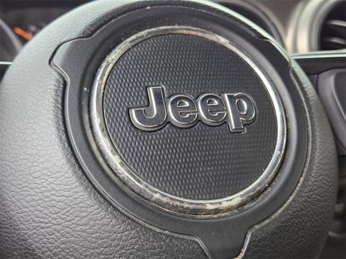 Used 2018 Jeep Wrangler Unlimited Sport S image 36