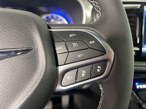 New 2026 Chrysler Pacifica Select image 18