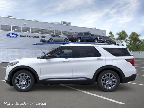 New 2026 Ford Explorer Platinum RWD image 4