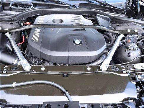 Certified 2025 BMW 740i xDrive AWD/4WD image 28