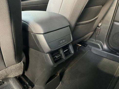 Used 2025 Chevrolet Equinox LT image 24