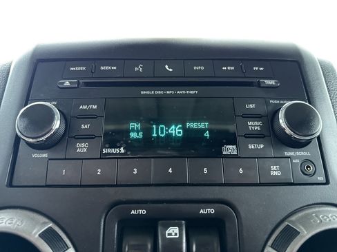 Used 2016 Jeep Wrangler Unlimited Sport w/ Quick Order Package 23S AWD/4WD image 16