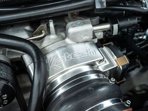 Used 2018 Chevrolet Camaro ZL1 RWD image 36
