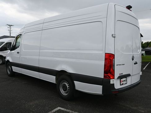 Used 2025 Mercedes-Benz Sprinter 2500 image 7