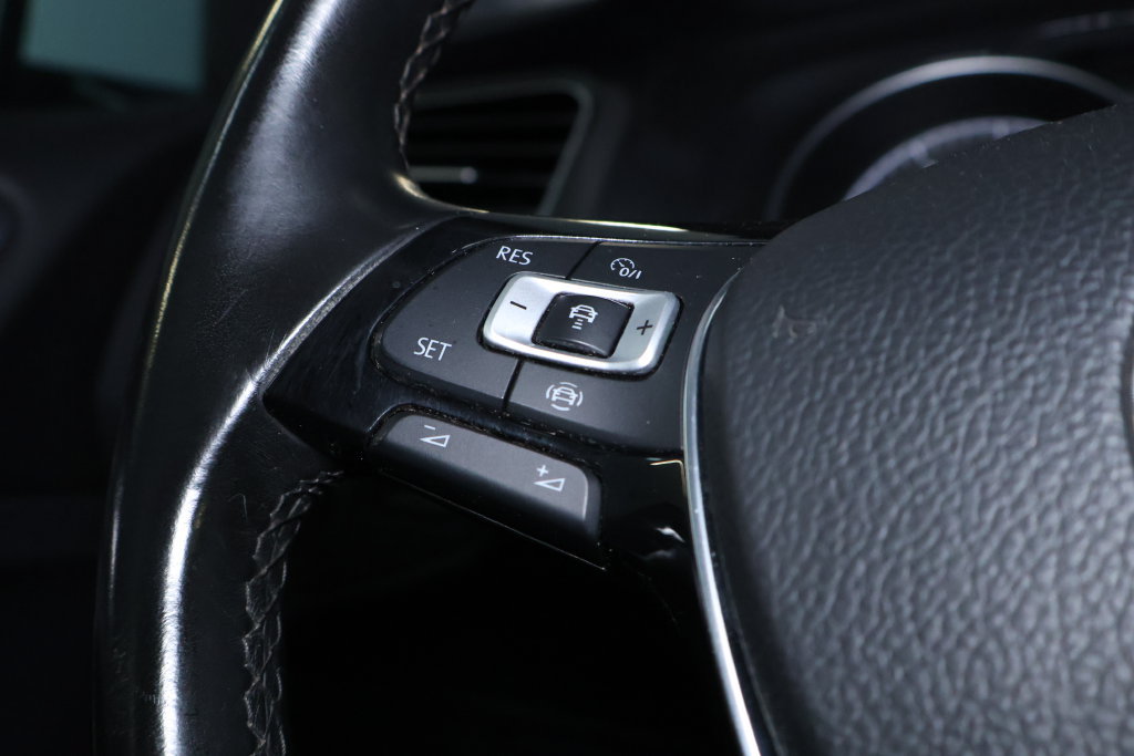 Used 2019 Volkswagen Golf SE FWD image 22