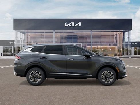 Used 2025 Kia Sportage LX image 7
