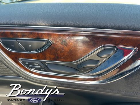Used 2019 Lincoln Continental Reserve image 21